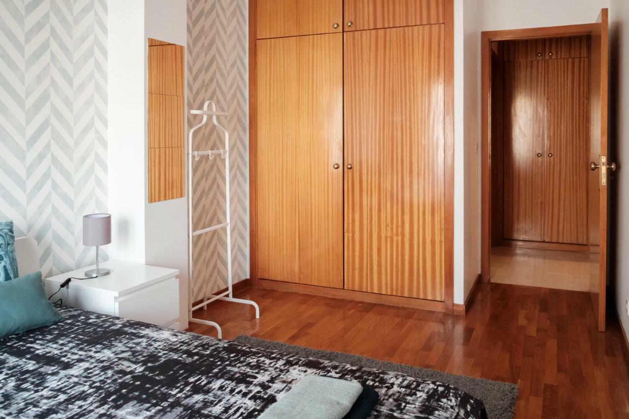 Apartment With Balcony In The Square OOporto Exterior foto