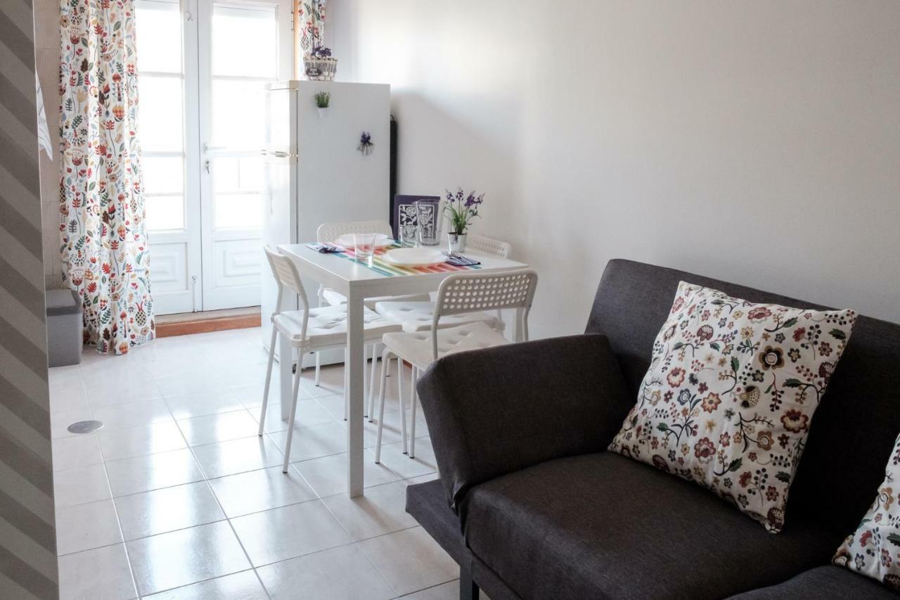 Apartment With Balcony In The Square OOporto Exterior foto